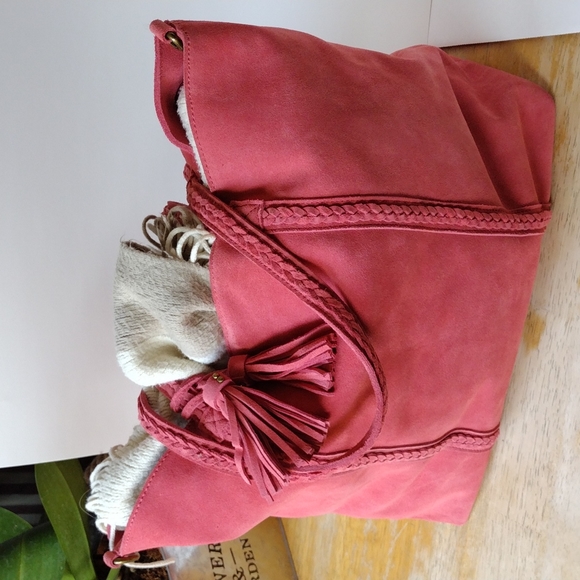 Moda Luxe Handbags - Moda Luxe, hobo Tenzin suede tote; 20"x20".